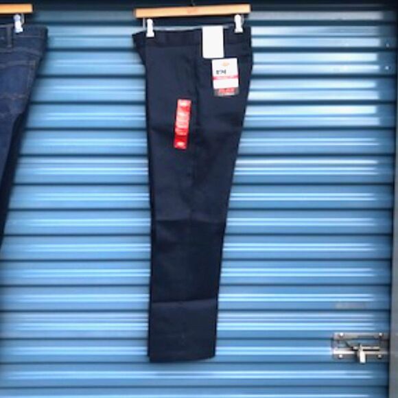 Dickies 874 . Size: 30 x 32 . Original Fit Work Pants . Flex . Sits @ the Waist